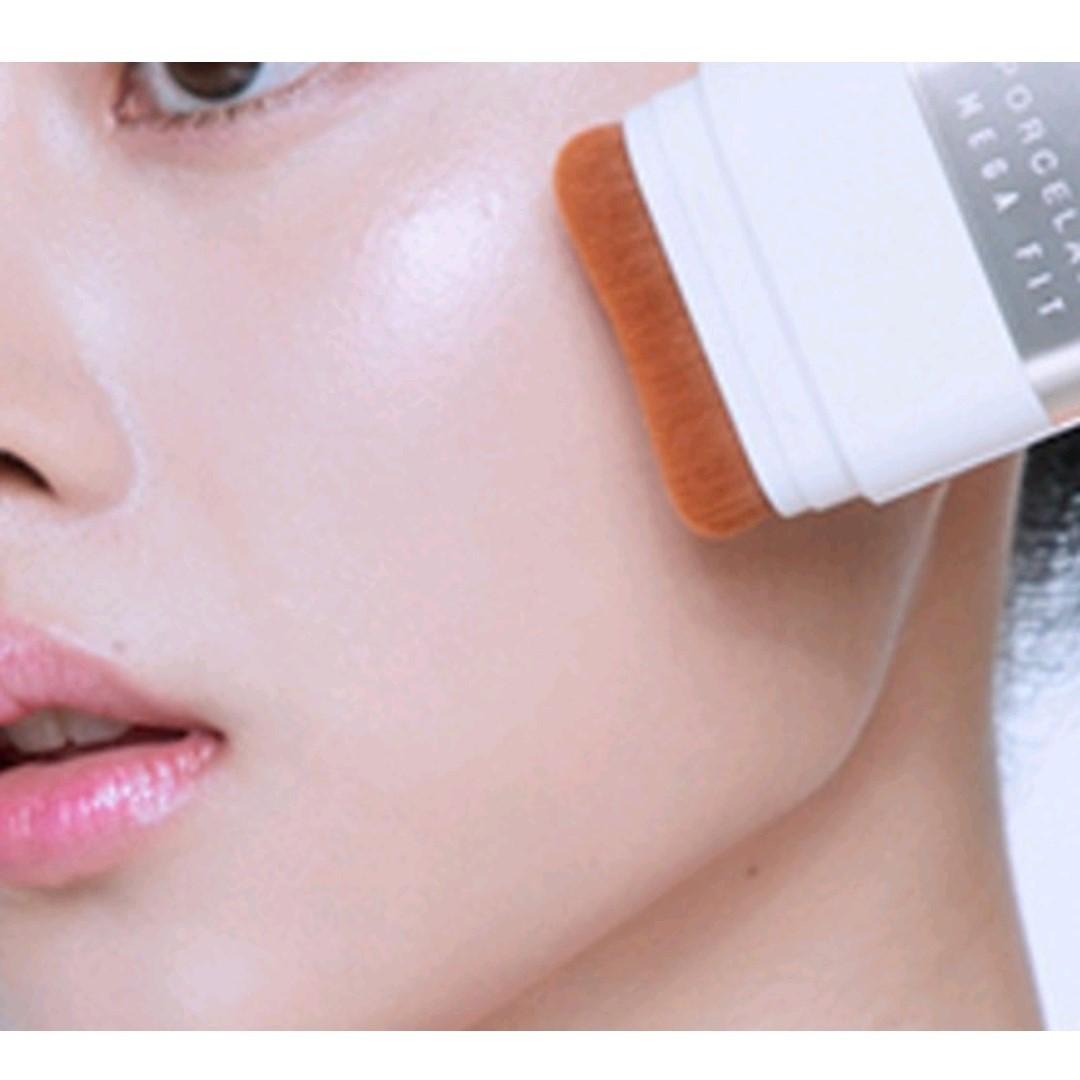 Chosungah TM Megafit Stick Foundation Porcelain 00 Ivory 16g / M Brush